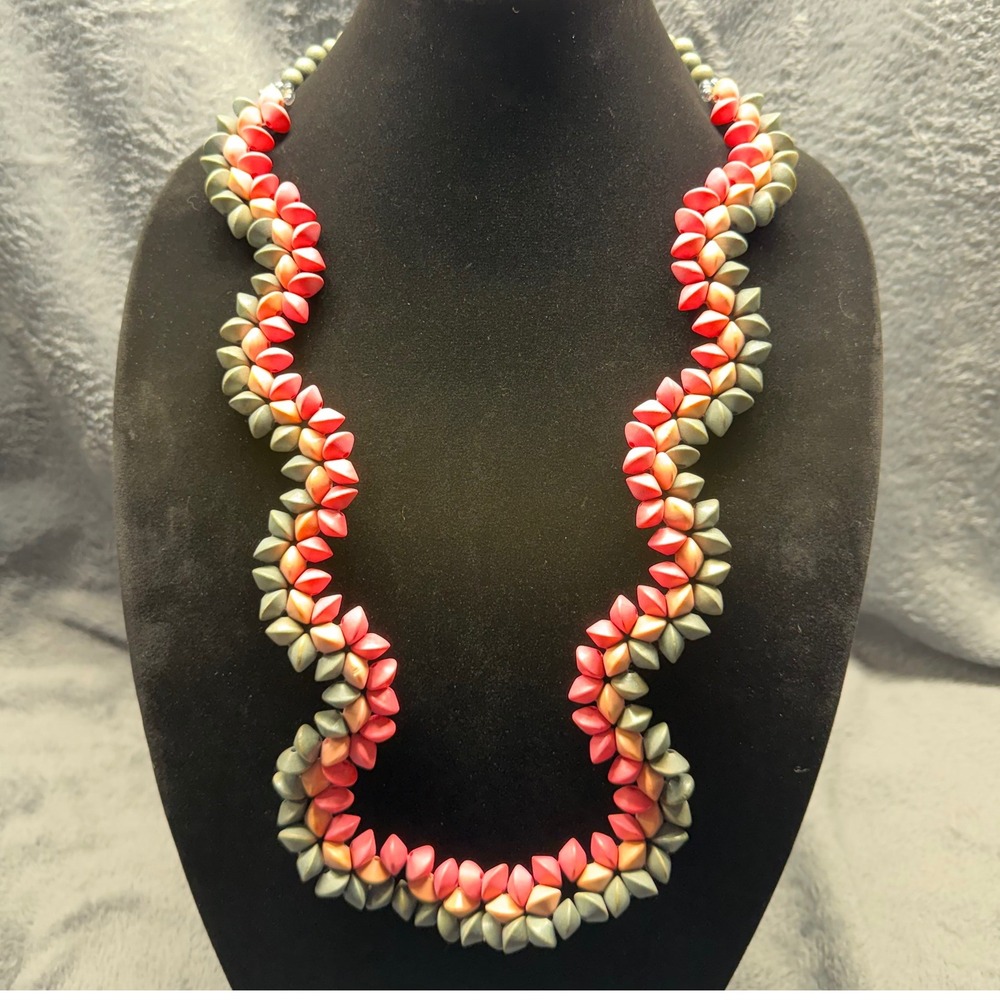 VTG Handmade‎ Beaded Necklace Graduated Pink Coral Sage Green Statement 22 in